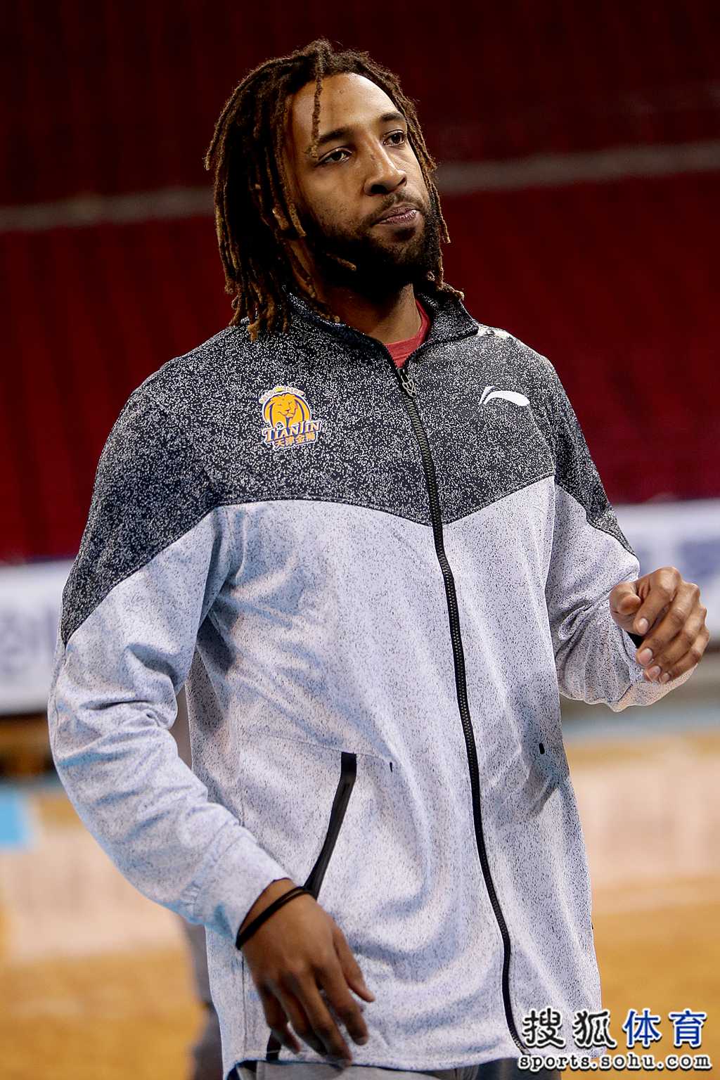 MK体育观看-包含赛后巴塞罗那备战CBA常规赛，再遭质疑细节曝光，压力陡增，临场指挥获称赞的词条